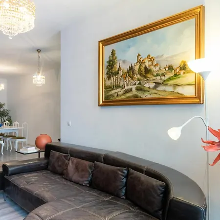 Stylish In Porto, Balcony. Apartment Porto