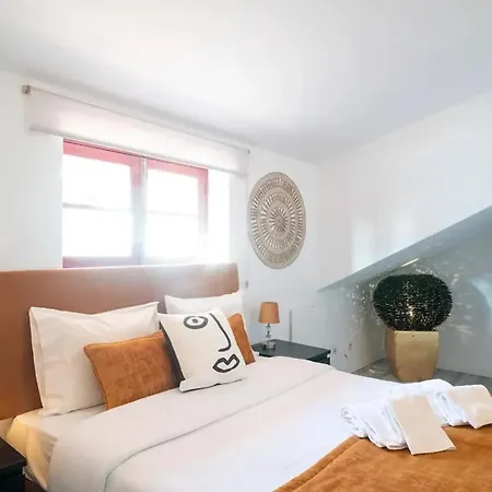 Stylish In Porto, Balcony. Apartment
