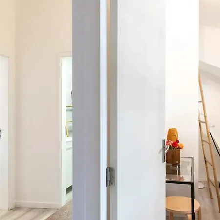 Apartment Stylish In Porto, Balcony. *