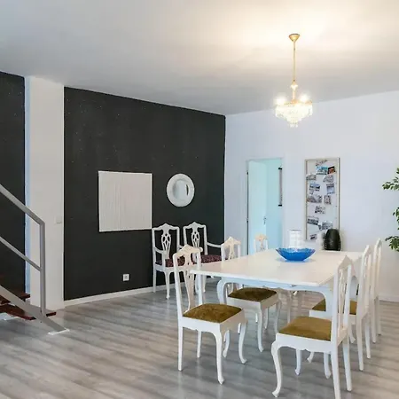 Stylish In Porto, Balcony. Apartment