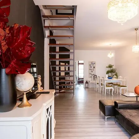 Apartment Stylish In Porto, Balcony. Porto